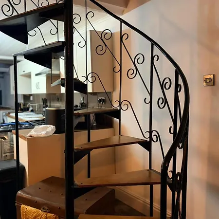 The Lonnin Nook Apartment *